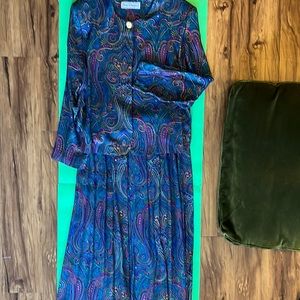 NORTON MCNAUGHTON. Skirt has Elastic waist in back and back zipper